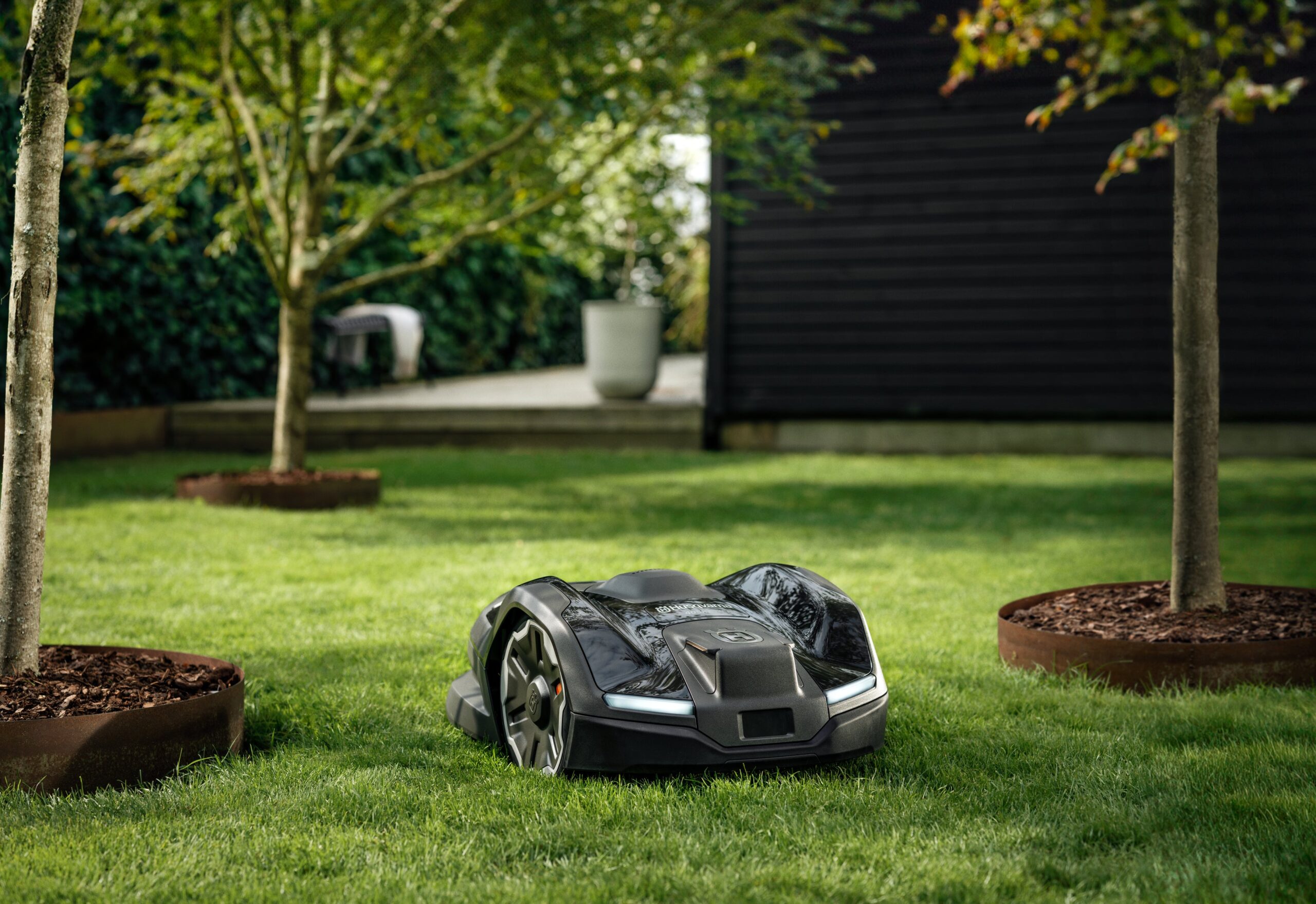 Husqvarna Automower 4xxXE NERA + EPOS töös Husqvarna Automower 4xxXE NERA + EPOS töös