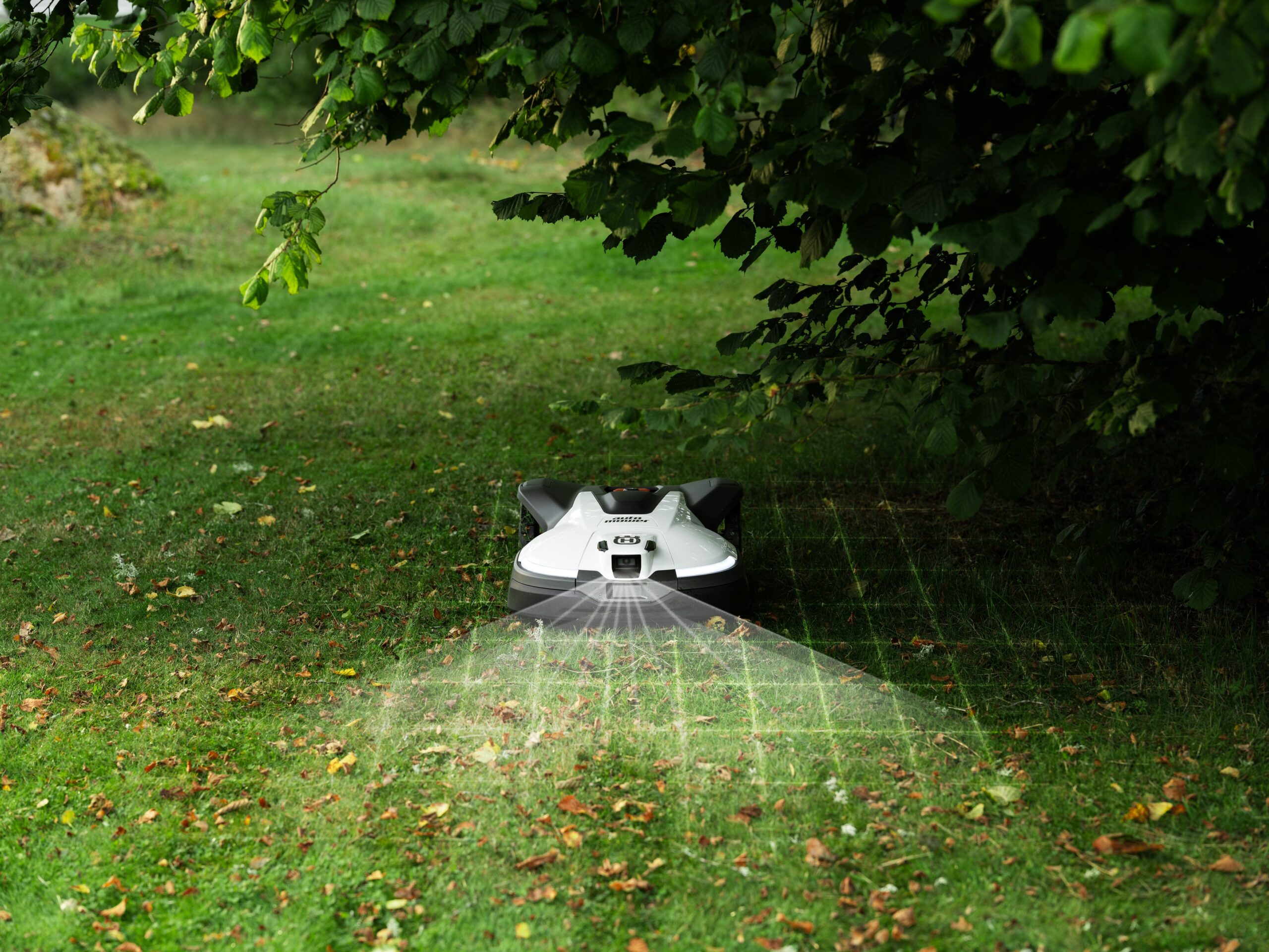Husqvarna Automower 430V 450V Nera AI Vision töös Husqvarna Automower 430V 450V Nera AI Vision töös